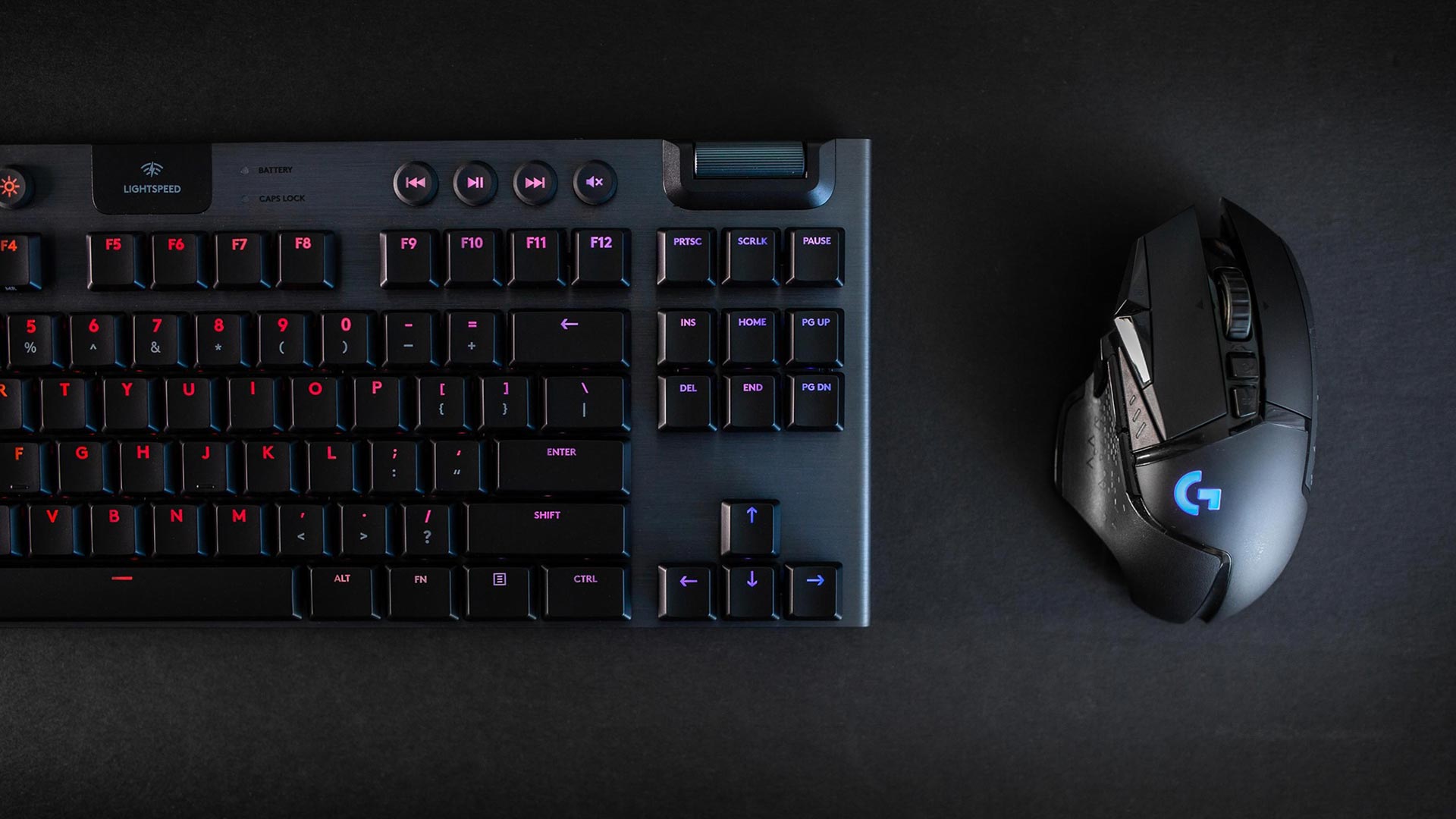 Logitech G915 Lightspeed Keyboard Review - Who Would Buy This? 